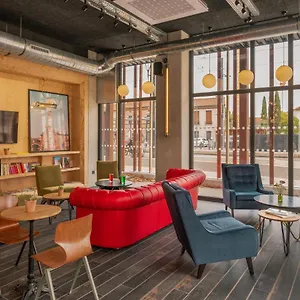Eklo Hotel